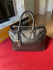 PRADA Damen Henkeltasche Leder Schwarz Doppelgriff RV gold Doppeltes Fach Logo