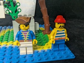 LEGO Pirates: Shipwreck Island (6260) With Manual Missing Coin