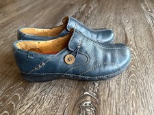 Structured by clarks blue loafers slip on loop button pre owned excellent