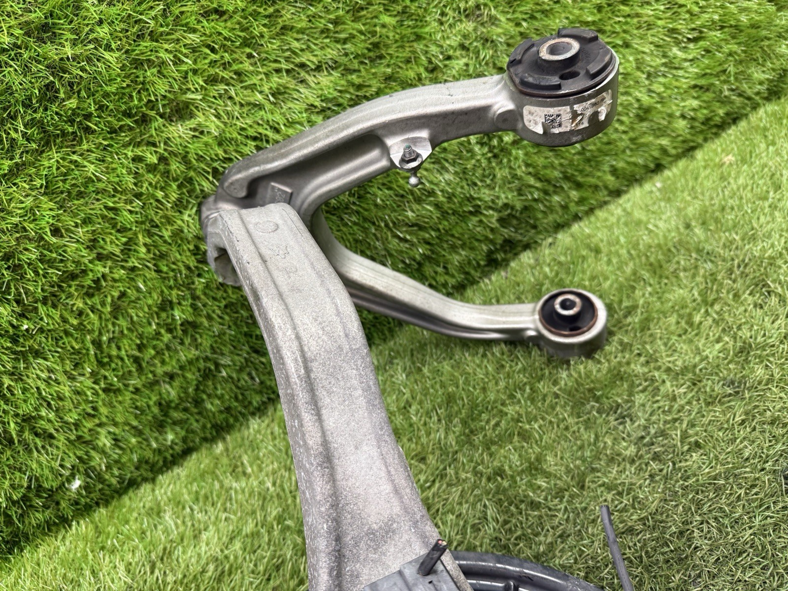 14-17 MASERATI QUATTROPORTE Q4 FRONT RIGHT SIDE SPINDLE KNUCKLE HUB CONTROL ARM