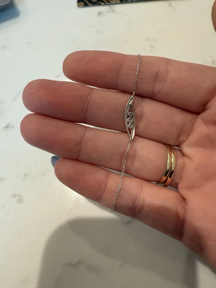 Delicate 9ct White Gold Diamond Bracelet – 0.03ct – Oval Bar Design - Image 3 of 4