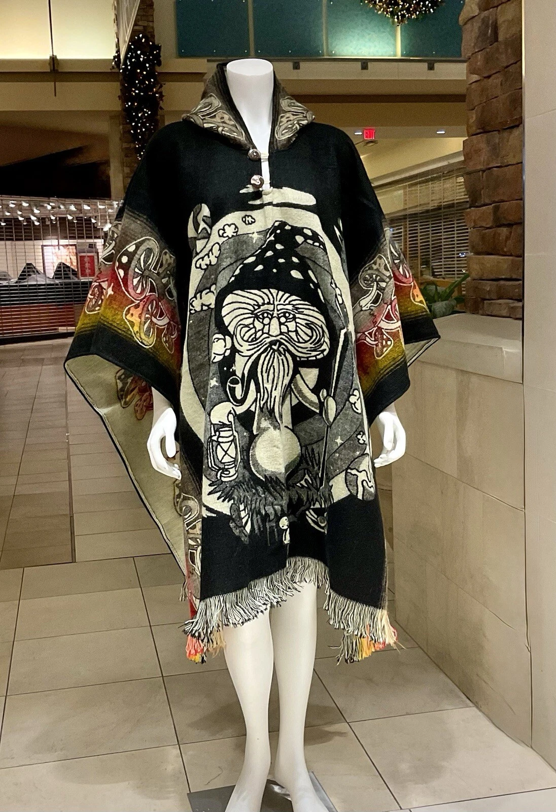 HANDMADE ALPACA WOOL PONCHO, Unisex Black Mushroom, Soft & Warm, Made In Ecuador
Opens in a new wind