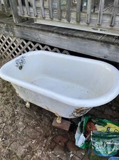 Rustic Bear Claw Tub