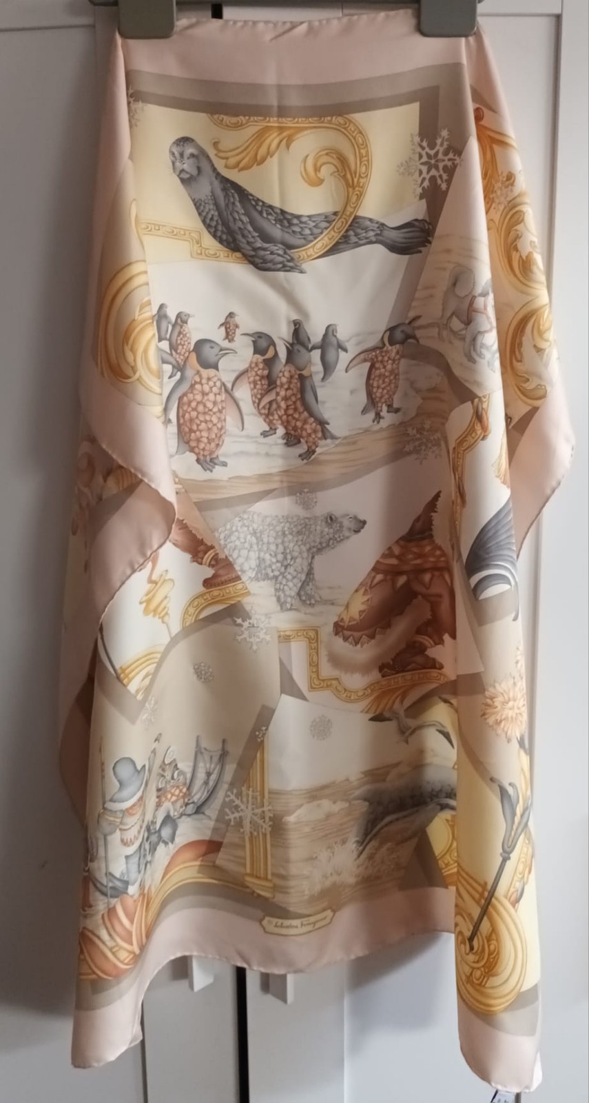 Salvatore Ferragamo Seda Carré Bufanda Édition Été Diseñador Lujo Italia