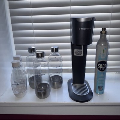 SodaStream Soda Maker Manual Carbonator w/ CO2 Cylinder & 4 Bottles 