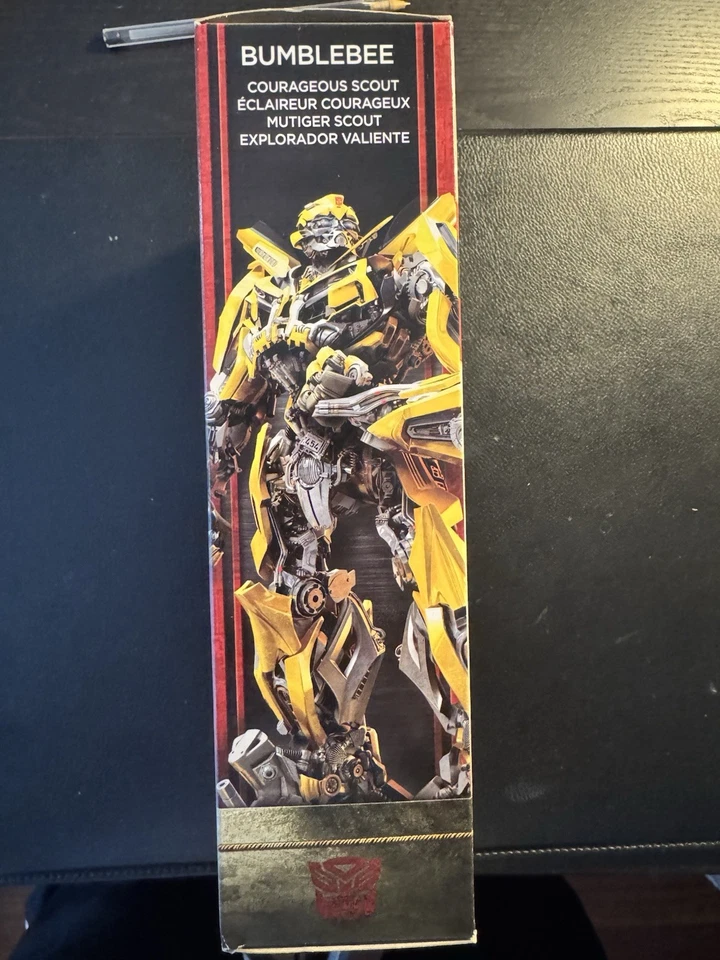 NEW 2016 TRANSFORMERS BUMBLEBEE LAST KNIGHT PREMIER EDITION HASBRO SEALED - Immagine 4 di 4