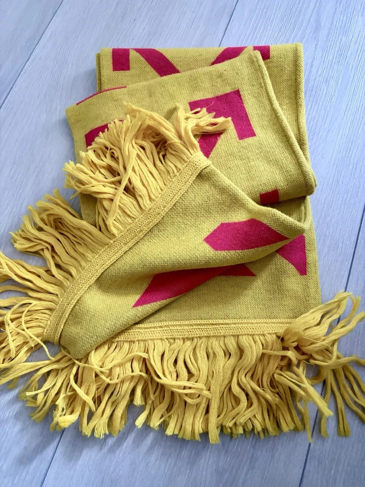 Off-White Scarf, Pre Owned, 100% Authentic - Image 2 of 4