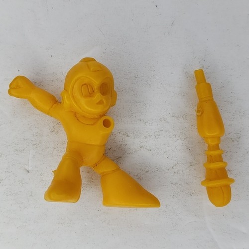 Mega Man Rockman 1.5" Mega Man Buster Cannon C Yellow Rubber Keshi Figure Bandai - 第 3/3 張圖片