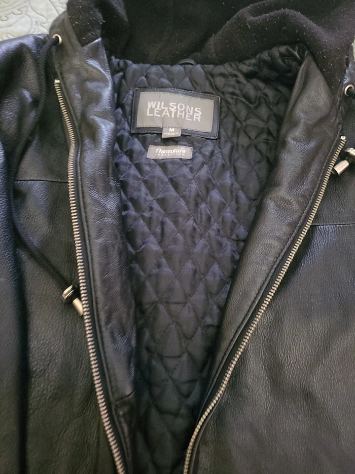 Jaqueta de Couro Wilsons Feminina Tamanho Médio Thinsulate Forrada Preta Couro Macio   - Imagem 3 de 3