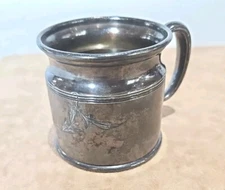 VINTAGE PAIRPOINT MFG. CO QUADRUPLE PLATE ETCHED LEAF DESIGN SMALL HANDLED CUP