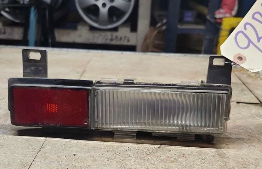 Corvette 84-87 pasajero derecho esquina/luz de estacionamiento esquina parachoques montado Foto 2 de 4