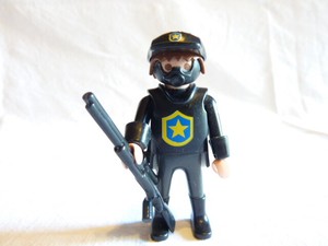 playmobil policier