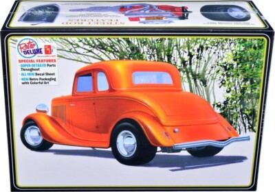 1/25 Scale Model Kit '34 Ford 5-Window Coupe Street Rod by AMT