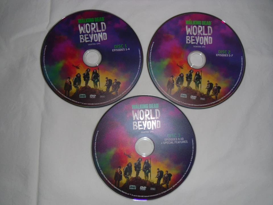 WALKING DEAD (THE), WORLD BEYOND Season One, 3-disc set, unrated - Image 2 of 2