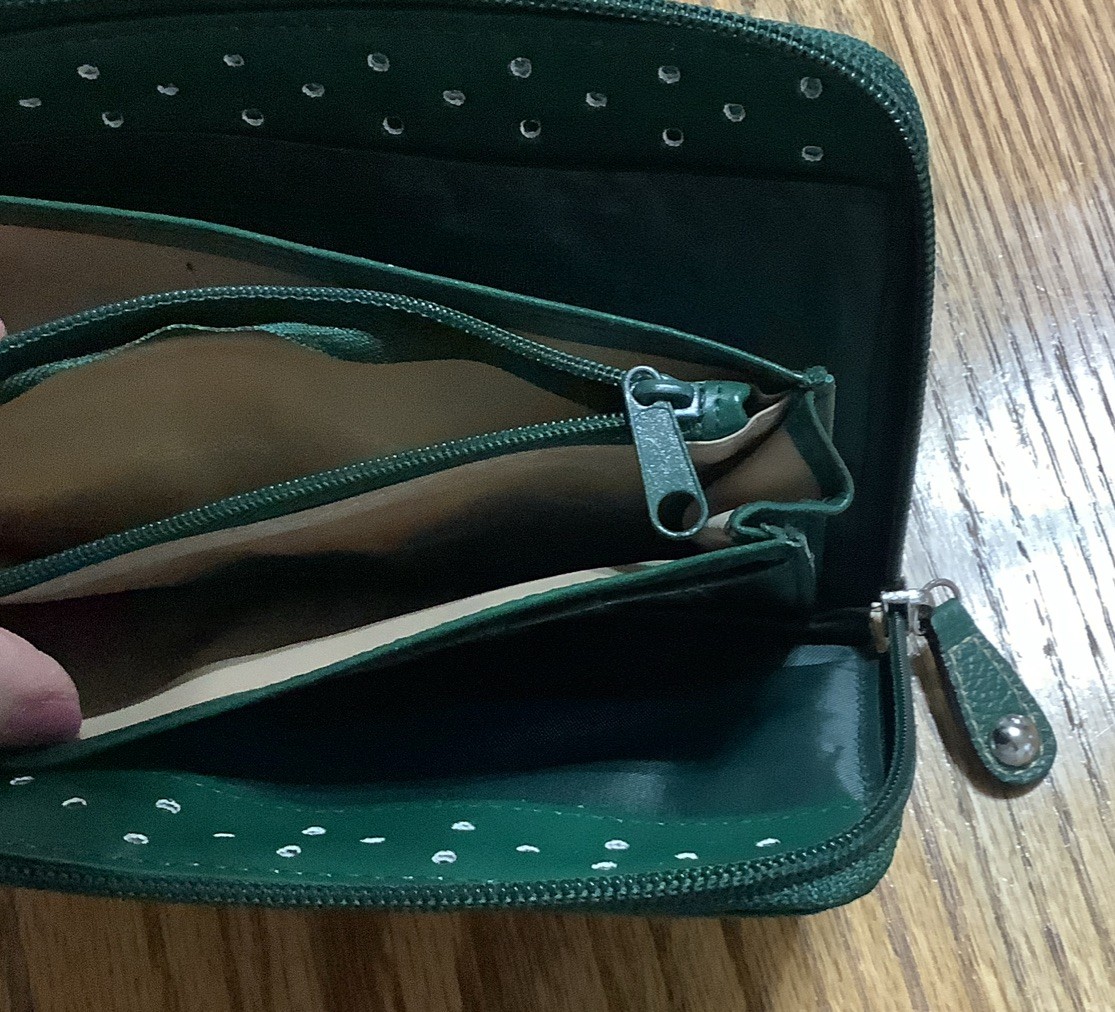 Buxton Dark Green Soft Leather Zip Closure Large Wallet 9x5” EUC