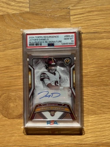 JAYDEN DANIELS 2024 TOPPS RESURGENCE ROOKIE SIGNATURES RC AUTO PSA 10 Q0004