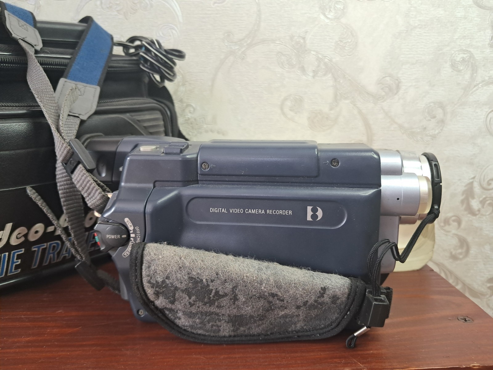Picture 6 of 24