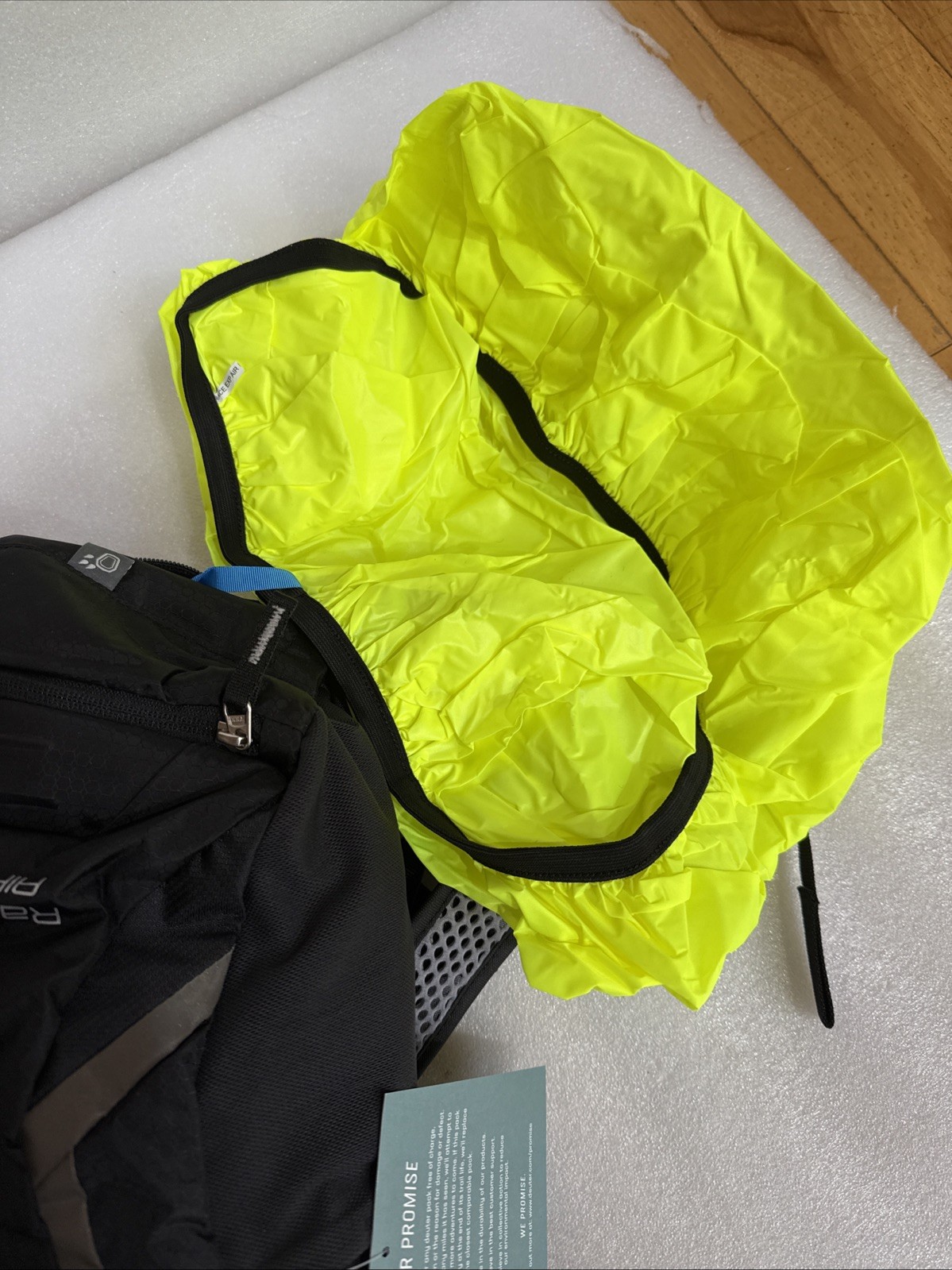 Deuter Race Exp Air 14+ 3 Bike Backpack Black NEW