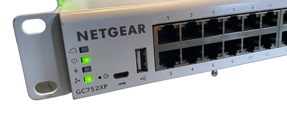 NETGEAR GC752XP 2 SFP SFP+ 48-Port Gigabit Ethernet Smart Managed Pro PoE Switch - Image 2 of 4