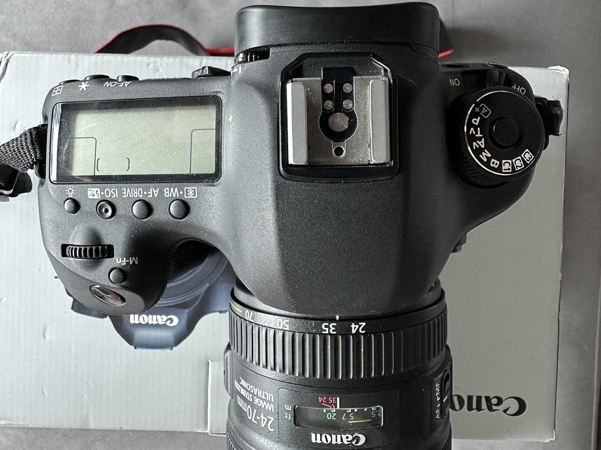 Canon EOS 5D Mark III 22.3 MP DSLR Camera + EF 24-70mm f/4 L IS