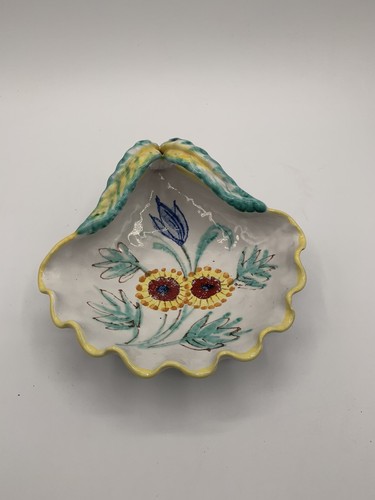 Vintage Made In Italy Mid Century Flowers 2 Handle Candy Dish 7" Shell Shaped - Picture 2 of 12