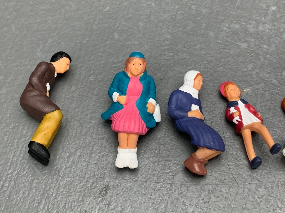 8X O Scale Figures Passengers & Workmen Painted PM0250 LZ - Image 2 of 4