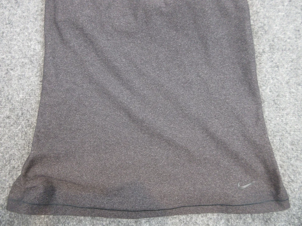 Camiseta sin mangas Nike para mujer gris mediana con logotipo informal atlética ajustada para dama Foto 2 de 4