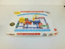 ^^ ELENCO SNAP CIRCUITS JR ELECTRONICS EXPLORATION KIT  (PTQ7)