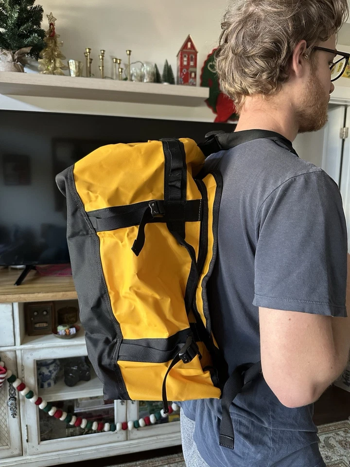 Mochila Bolsa de Lona The North Face Base Camp Amarilla 50L [NUEVA] Foto 2 de 4