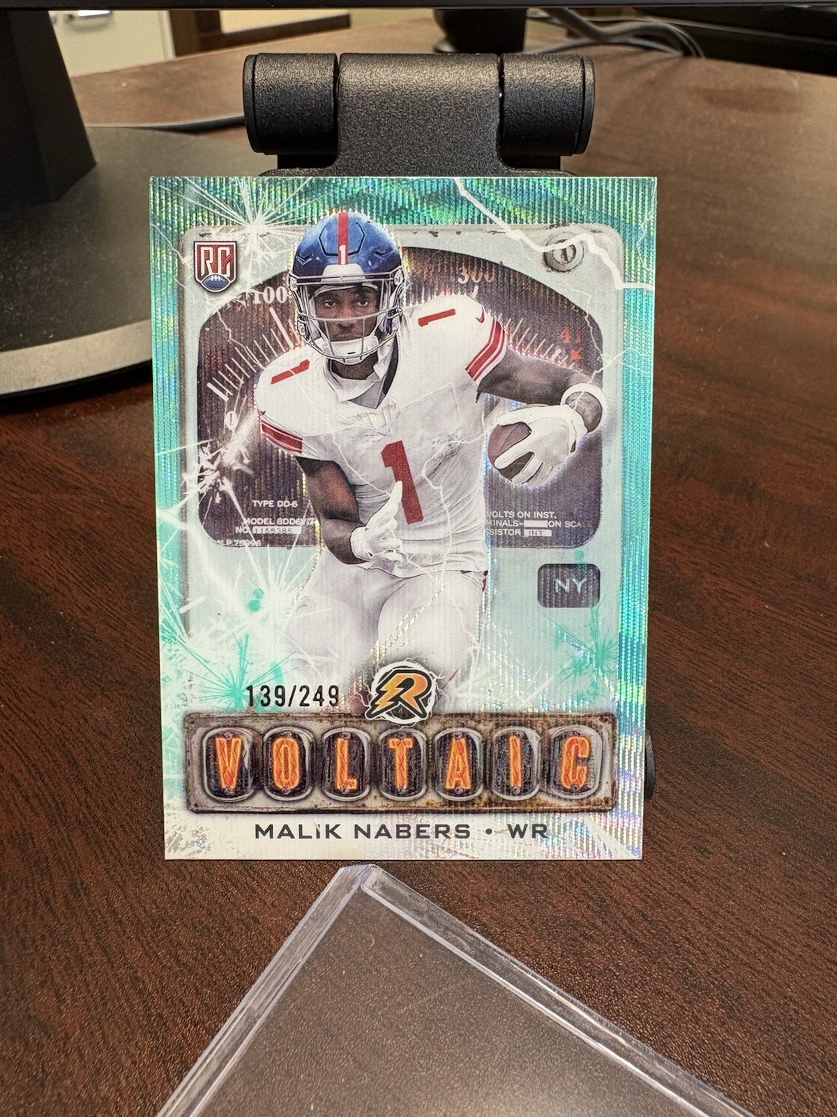 2024 Topps Resurgence - Voltaic Malik Nabers #V-6 Aqua Surge Refractor /249 (RC)