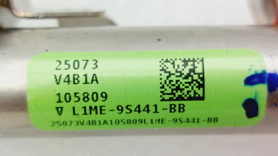 Colector de riel de combustible izquierdo Ford Explorer y Lincoln Aviator 2020-2024 L1MZ9D280B Foto 3 de 4