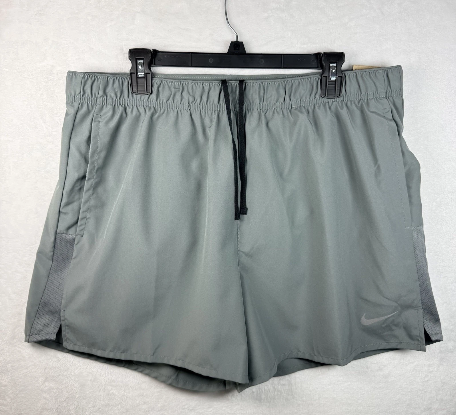 Nike Challenger Standard Fit 5" Length Men's Athletic Running Shorts Gray Sz XL