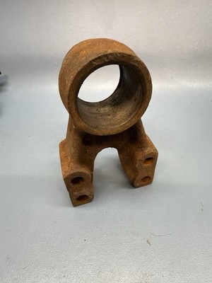 Jaguar XKE E Type S1 S2 - Front Lower Fulcrum Block C15088