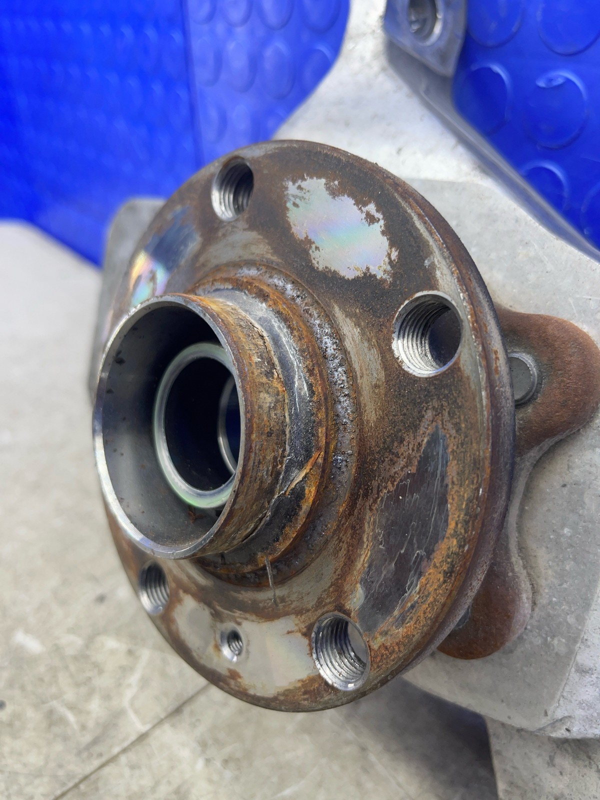 2016-2021 MCLAREN 570S OEM FRONT LEFT WHEEL SPINDLE BEARING HUB