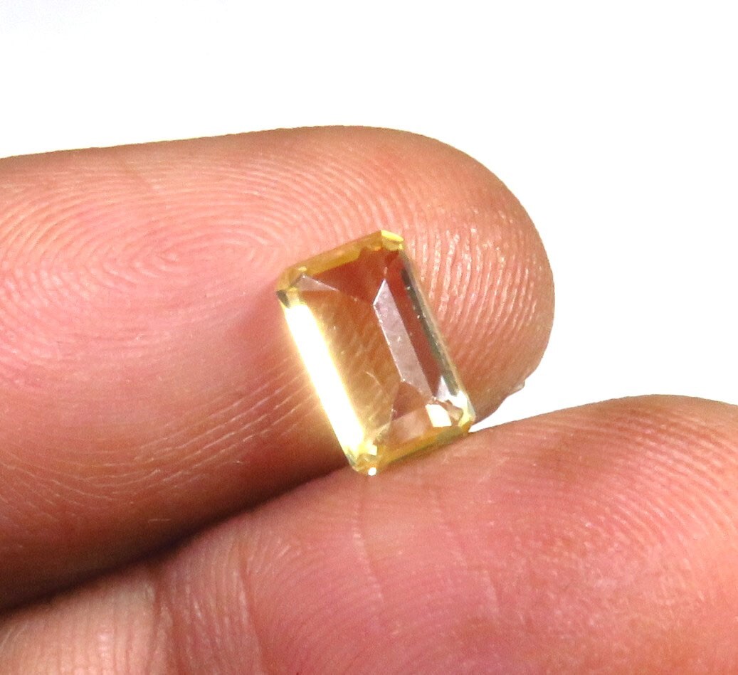 画材 Sapphire Genuine Coarse Natural Yellow Sapphire Gemstone 7.5x5mm Sapphire Baguette Faceted