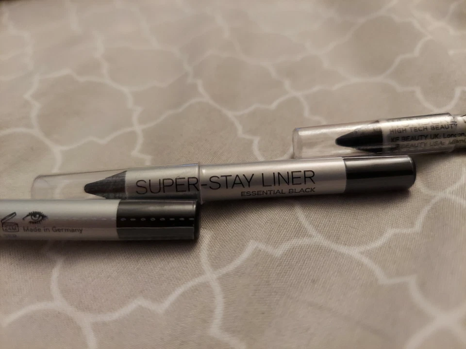 3 WUNDER2 SUPER-STAY LINER - Long-Lasting Waterproof Essential Black Eyeliner - Image 3 of 3