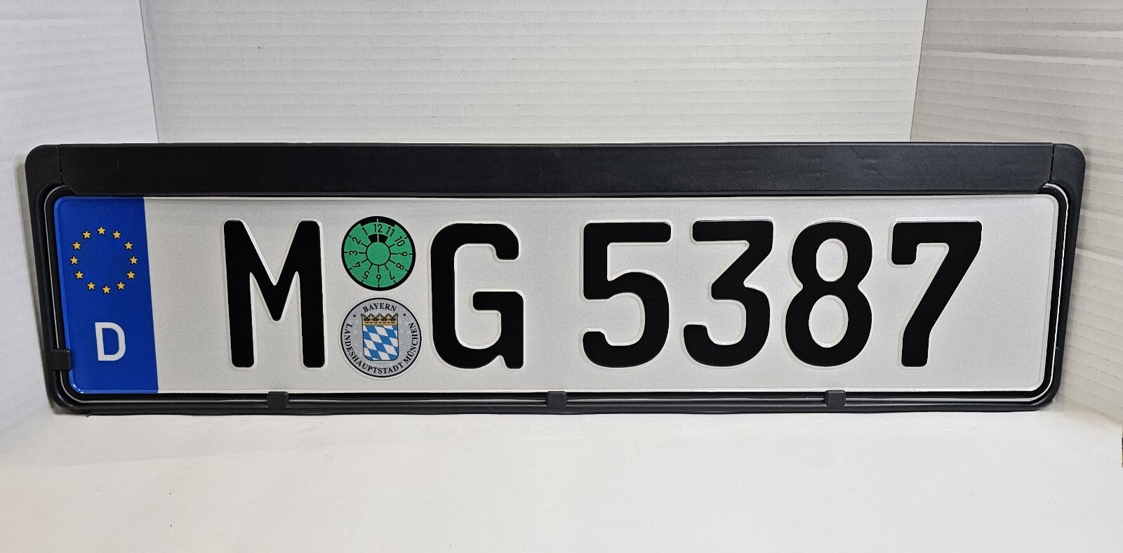 German European EEC Aluminum License Plate & Mounting Frame With Lock Screw Kit