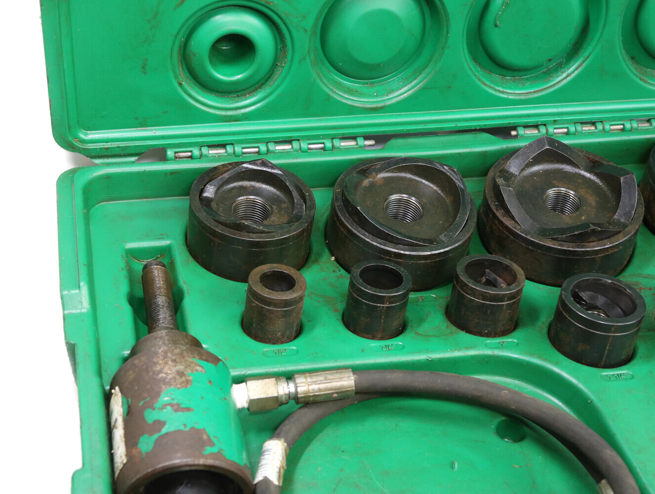 Greenlee 7310SB 11Ton Hydraulic Knockout Punch Kit Hand Pump, Slug