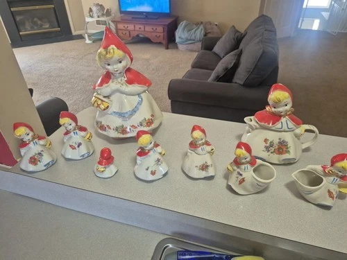 Vintage 1940s Little Red Riding Hood Hull Pottery Lot of 9 Pieces Excellent Cond