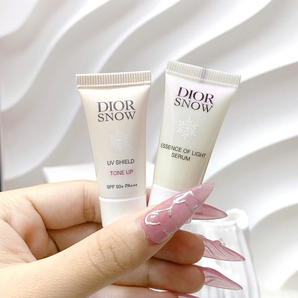 [ PRE-ORDER ] CHRISTIAN DIOR SNOW BRIGHTENING SKINCARE HOLIDAY LIMITED GIFT SET - image 4 of 4