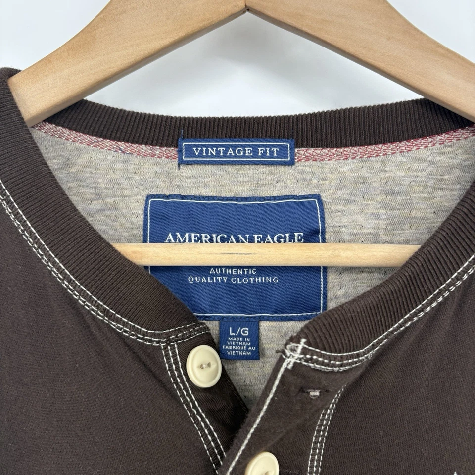 Camisa Henley Y2K American Eagle Para Hombres Logo L Doble Forrada Retro Botones Preppy Foto 2 de 4