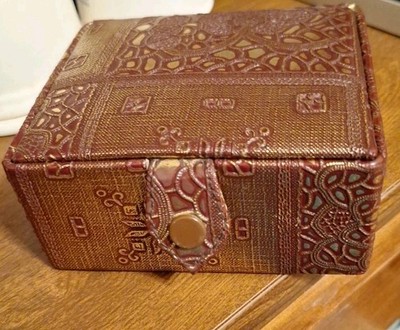Soft Top Watch Bracelet Box Embossed Imprint Vinyl Watch Bracelet Holder Case