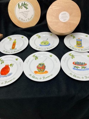 Crate & Barrel Les Olives de Provence 7.5'' Porcelain Plates France Bamboo Box
