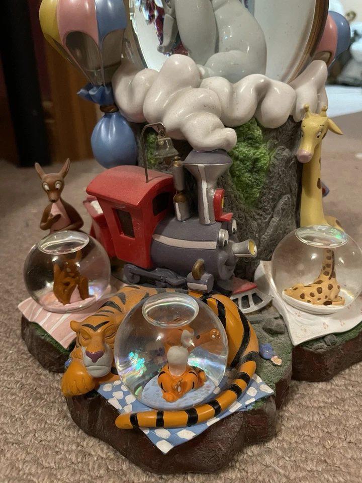 Disney Dumbo RARE Snowglobe With Original Box - Image 3 of 4