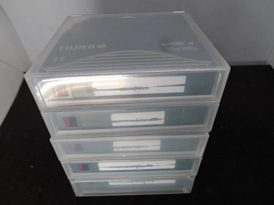 5X Un Lote Recertificado FujiFilm Ultrium4 LTO4 RW DATA Cartucho 800/1600 GB Foto 2 de 4