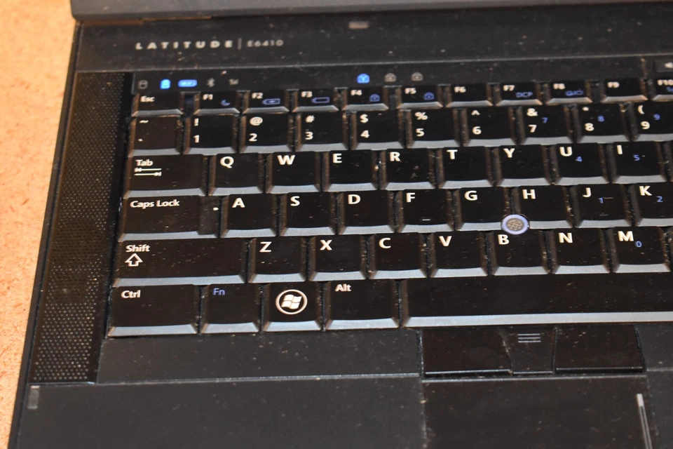 Dell Latitude E6410 Intel Core i7-620M 4GB RAM 250GB HDD Windows 7 Pro 32-bit Foto 4 de 4