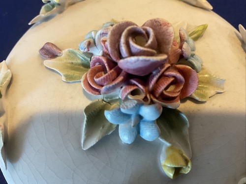 VTG capodimonte COVERED DISH trinket dish White porcelain flowers 5” Across - Picture 6 of 6