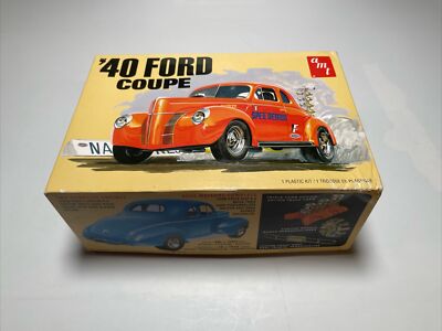 Skill 2 Model Kit 1940 Ford Coupe 3 in 1 Kit 1/25 Scale Model by