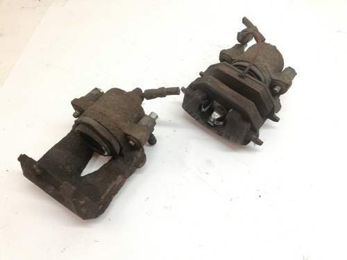 VW Golf 4 1,4 - Bremssattel Bremszange Bremse vorne rechts & links (09)