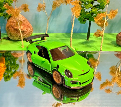 Porsche 2011, 911 GT3 RS 1:64 Metal Body Rubber Tires Suspension Opening Doors
